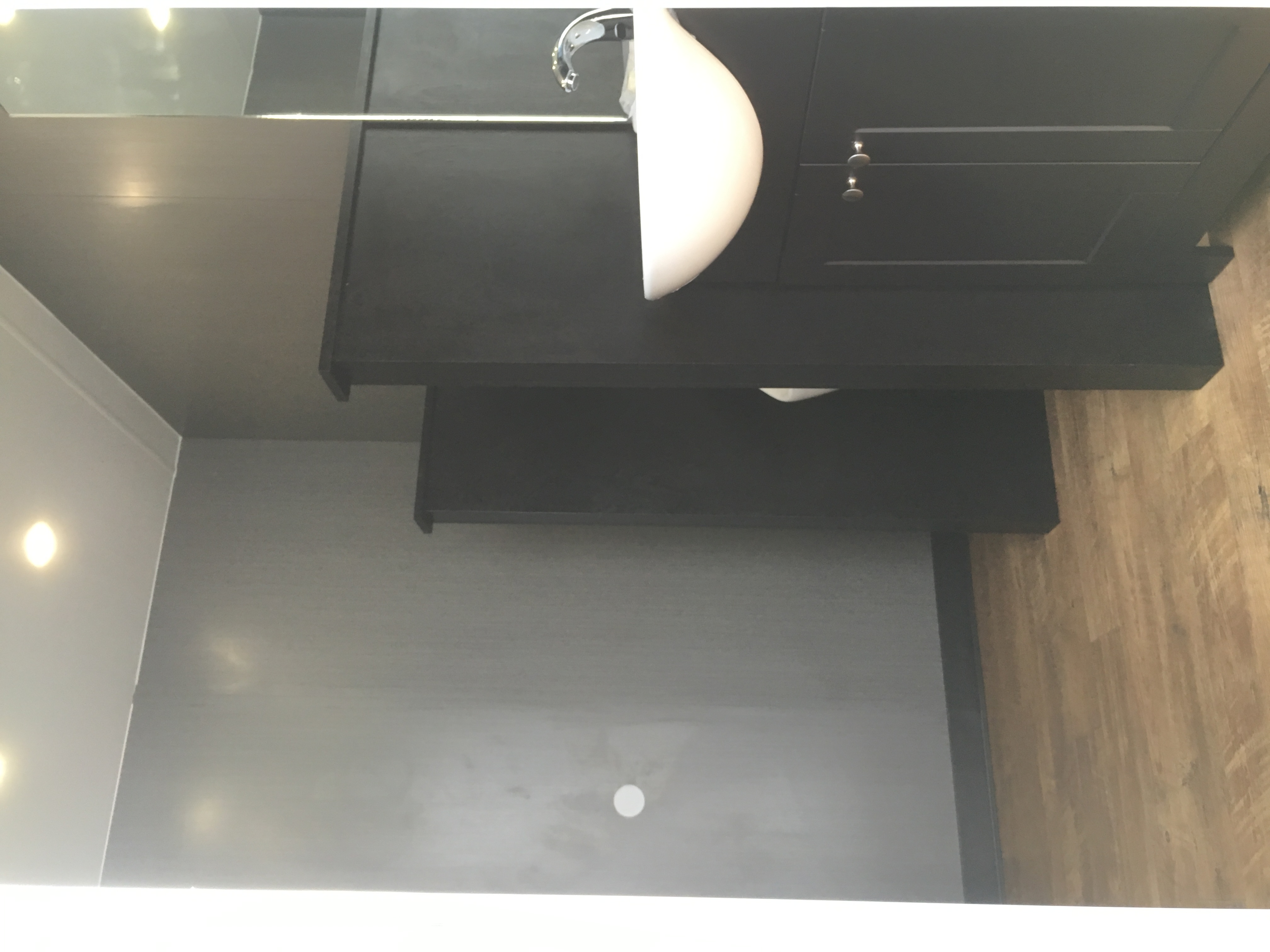 6 Unit sink interior